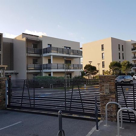 Appt Confort 3 Pieces Avec Terrasse Et Piscine A Saint-Raphael - Fr-1-226A-124 Buitenkant foto