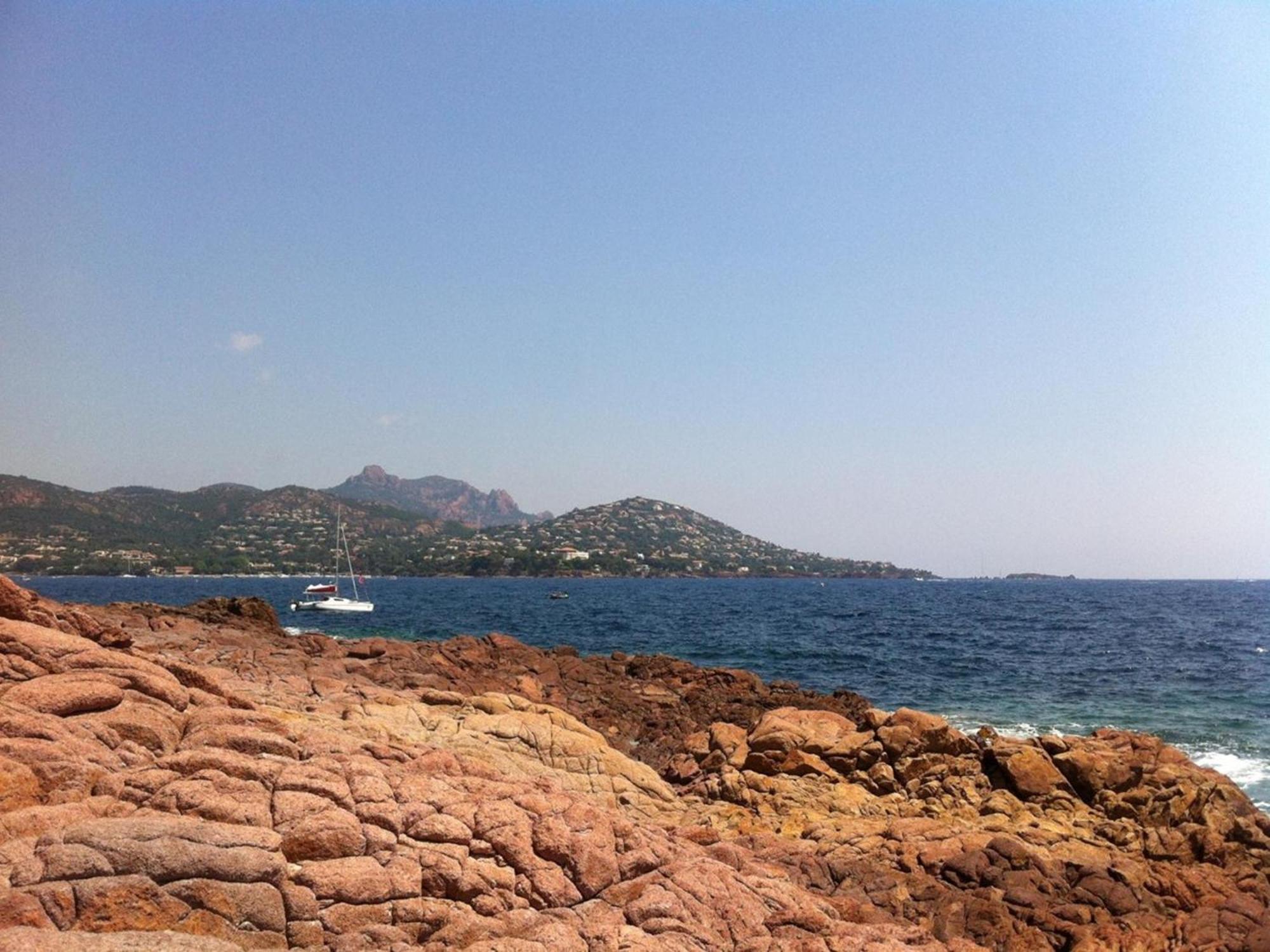 Appt Confort 3 Pieces Avec Terrasse Et Piscine A Saint-Raphael - Fr-1-226A-124 Buitenkant foto