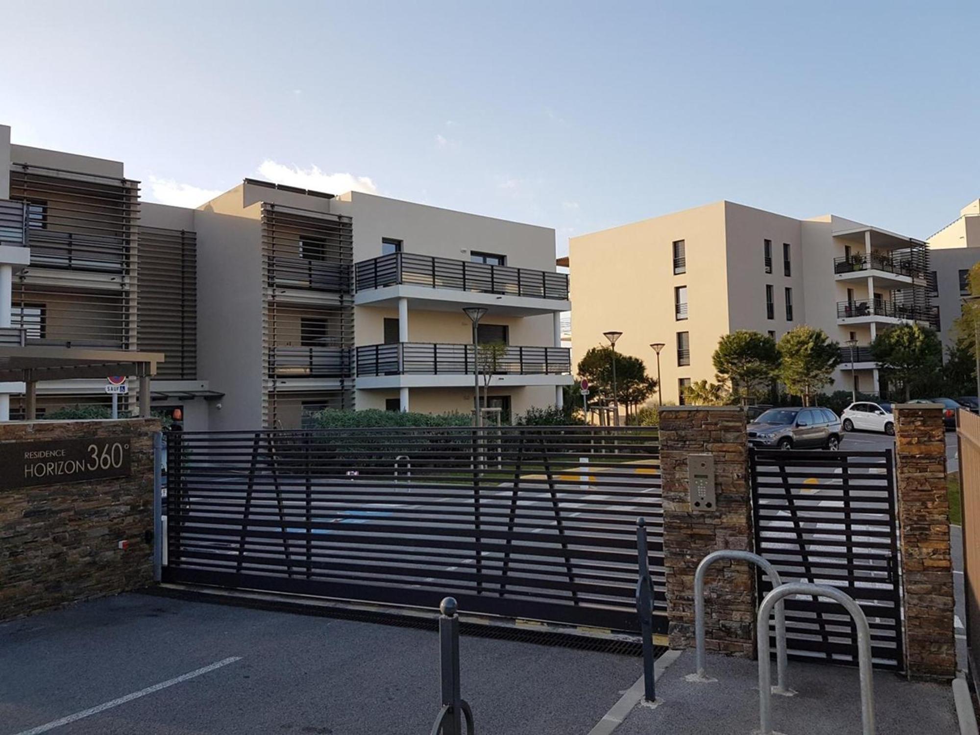 Appt Confort 3 Pieces Avec Terrasse Et Piscine A Saint-Raphael - Fr-1-226A-124 Buitenkant foto
